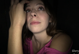 Uma das melhores cenas de Glory Hole. Gatinha chupando mais de 10 picas