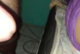 Vai no quarto da enteadinha top e filma tudo