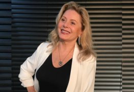 Vera fischer pelada mostrando a buceta em cena de abuso sexual em filme