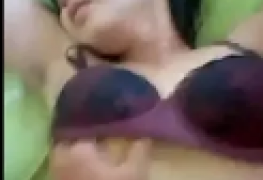 Video caseiro com essa safadinha na cama