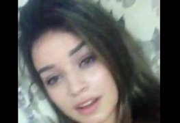 Video da loirinha mostrando os peitinhos que vazou