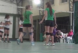 Voyeur filma novinhas jogadoras de vôlei