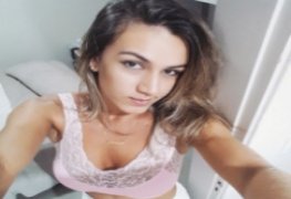 Yasmin peituda danada caiu na net toda excitada doida pra foder